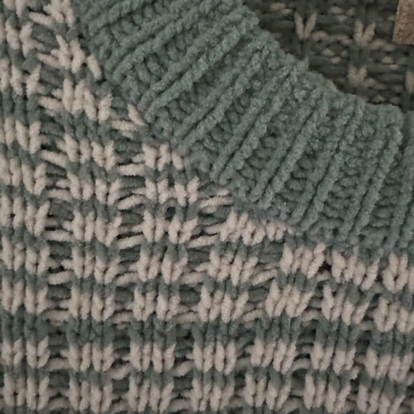 Altar'd State Cropped Sweater - Picture 4 of 4